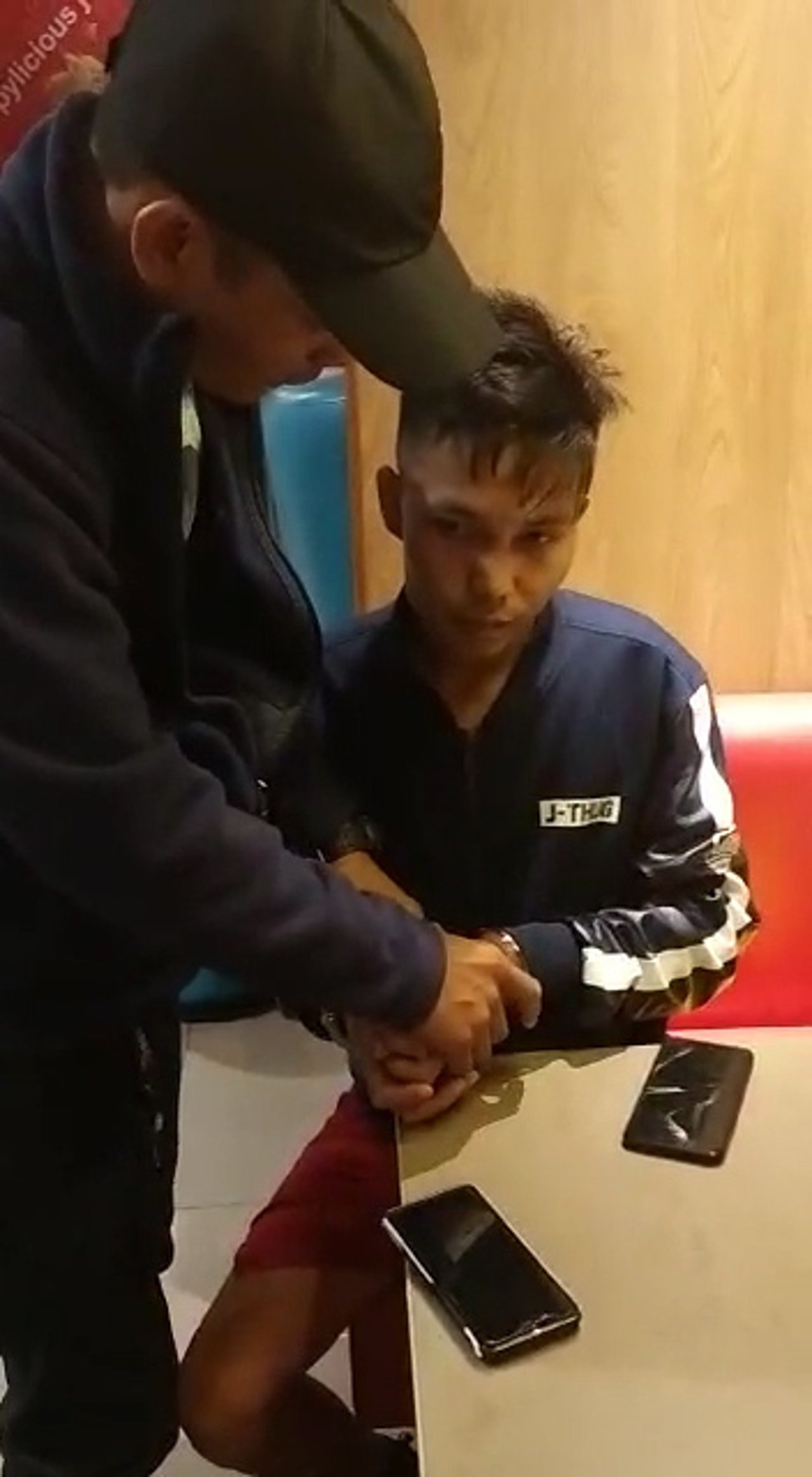 Actual Arrest of OSEC Roxas blvd Paranaque suspect 00 00 21 03 Still001