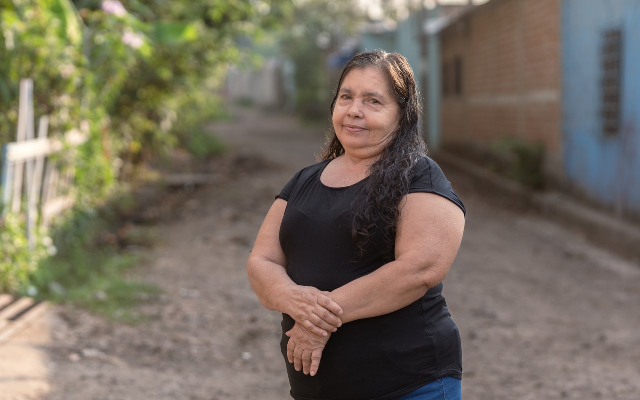 Portraits of Berta in her community 202604 ES Survivor Berta Full Use