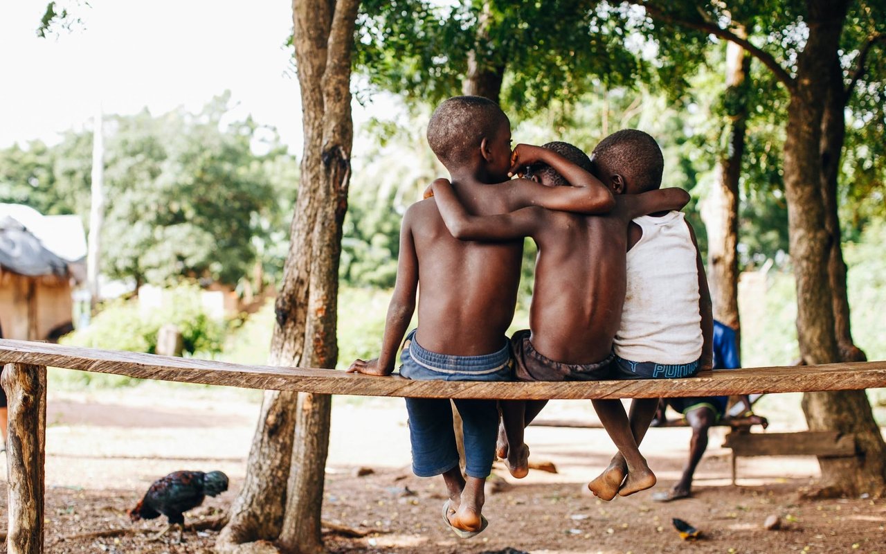 C 51 jpg 201907 ACC Ghanaian Children on Lake Stock Photos Approved for Full Use 2