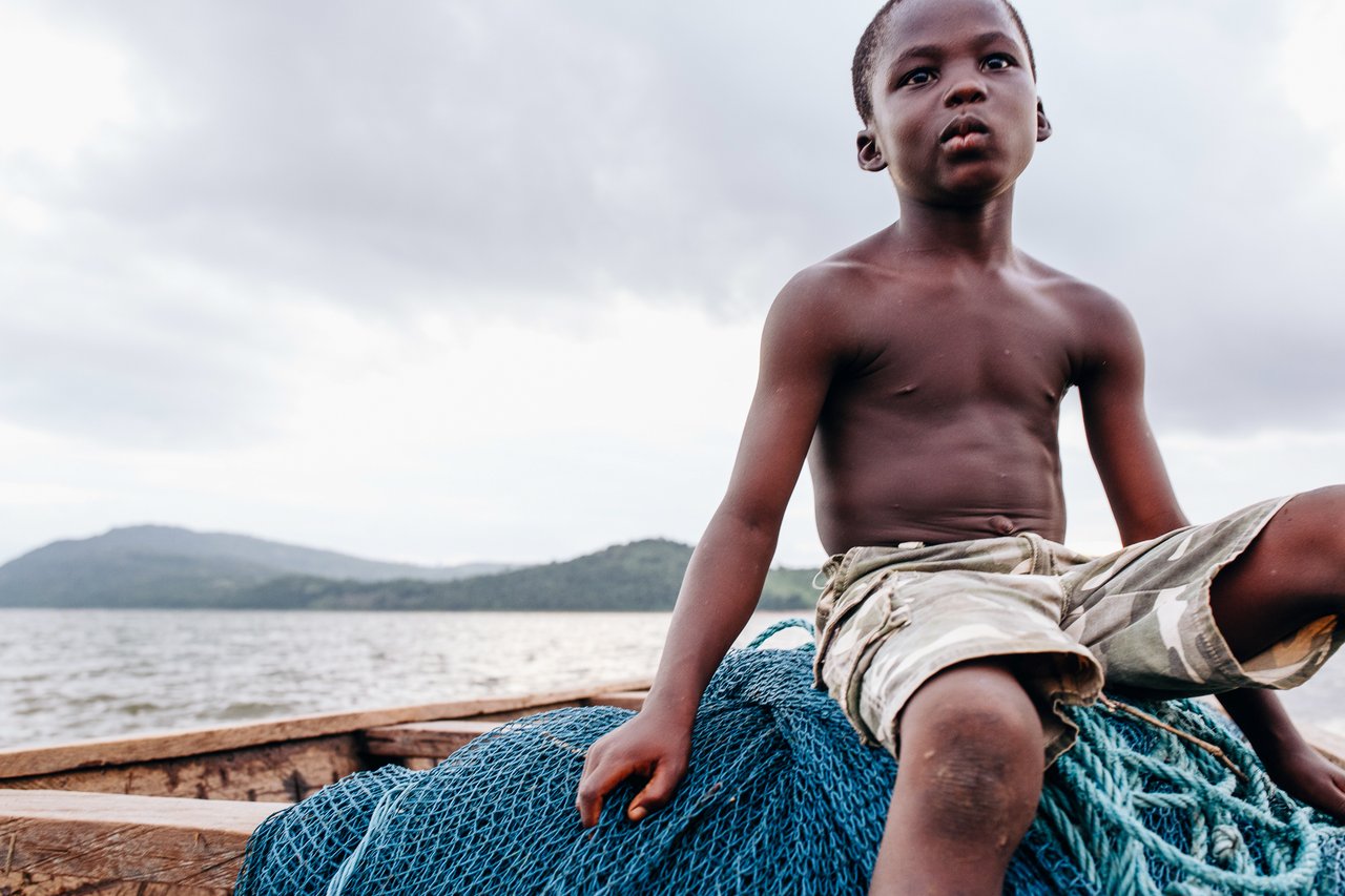 123 111 jpg 201907 ACC Ghanaian Children on Lake Stock Photos Approved for Full Use