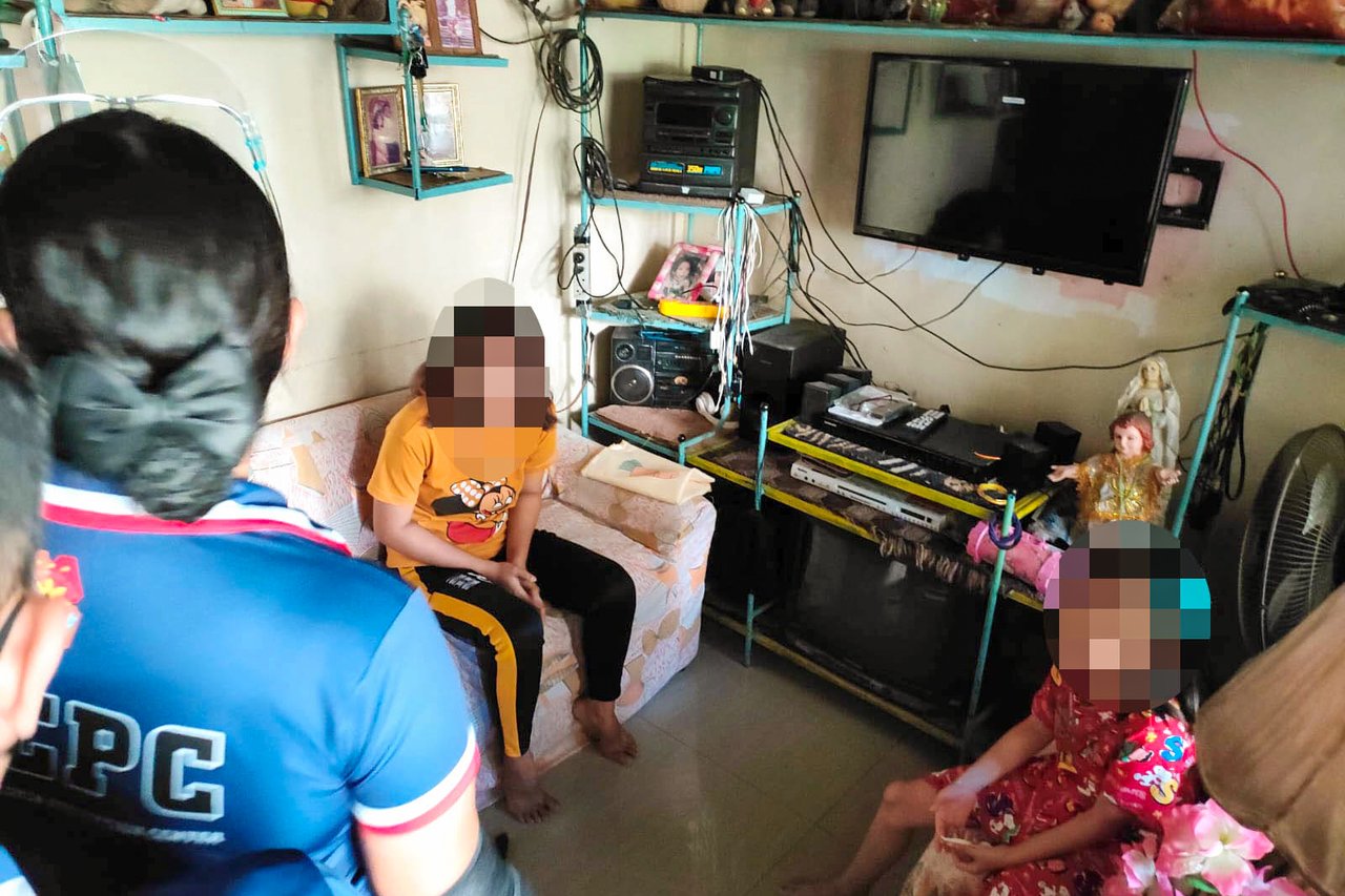 2 female minors rescued 2