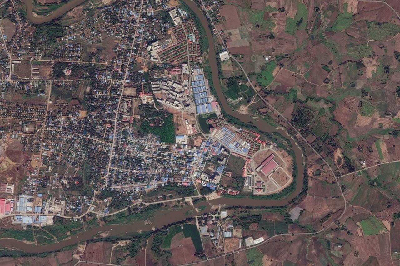 Compound in Myanmar FOTO Satellite image 2023 Maxar Technologies