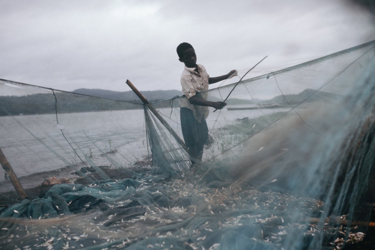 Ghana 132 jpg 201907 ACC Ghanaian Children on Lake Stock Photos Approved for Full Use