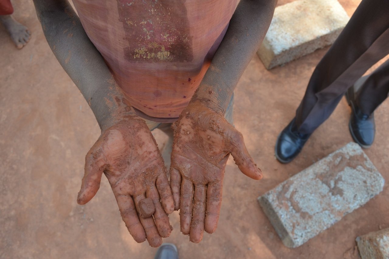 Brickfactory hands